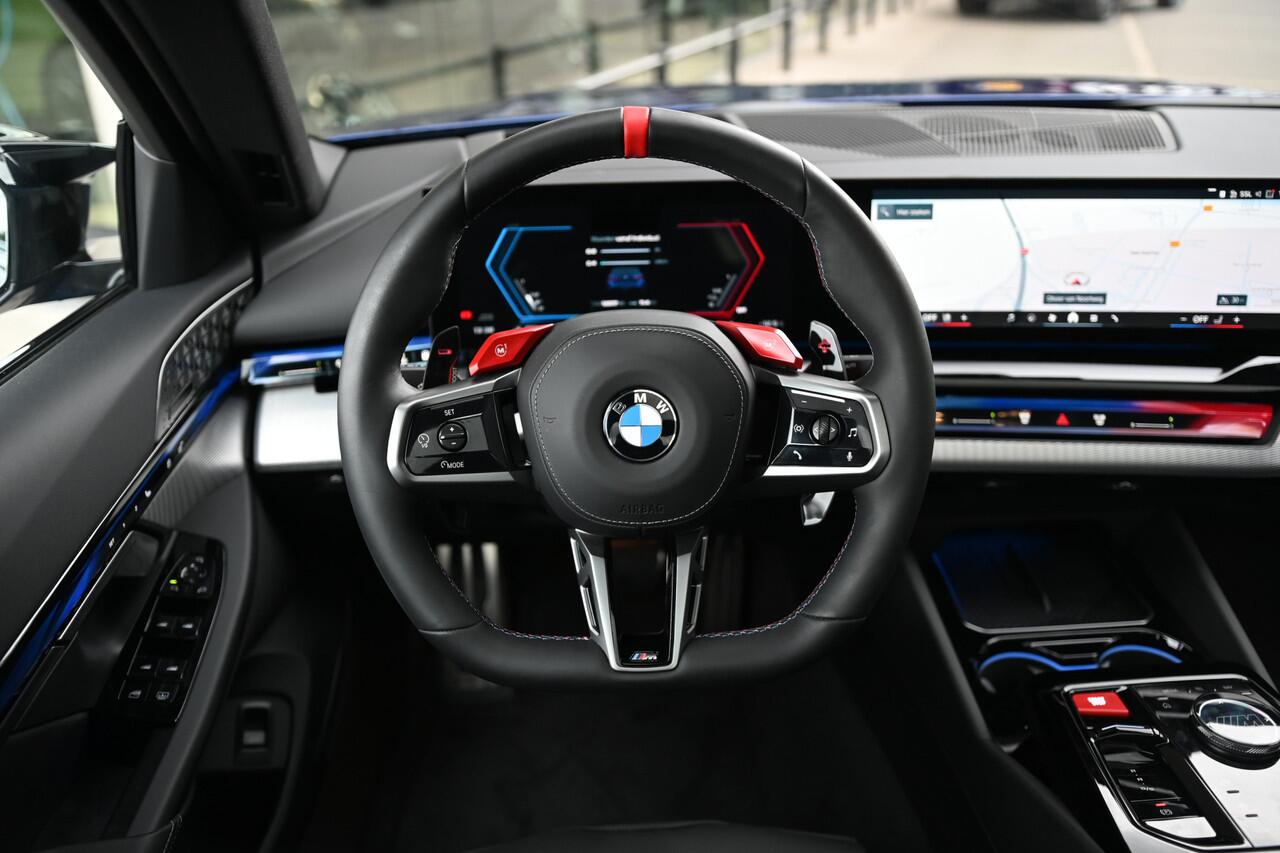 BMW M5 5 Serie Automaat / Panoramadak / Stoelventilatie / Bowers & Wilkins / M Multifunctionele voorstoelen / Adaptieve LED / Parking Assistant Plus / Driving Assistant Professional