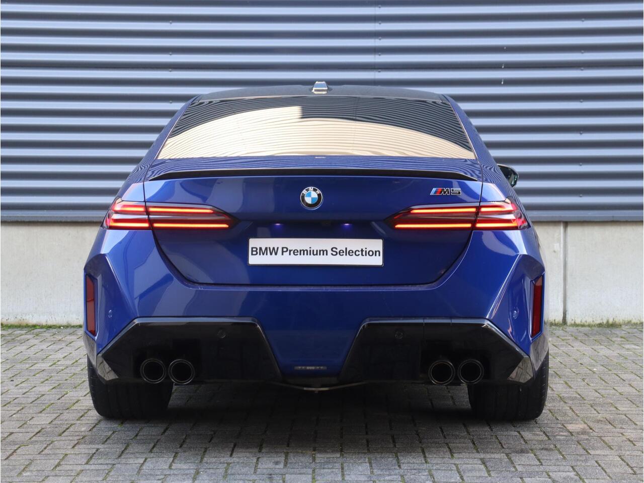 BMW M5 5-serie | High Executive | Driving Assistant Prof. | Carbon Exterieur Pakket | Trekhaak | M Drivers Pack | Parking Assistant Prof. | Bowers & Wilkins | Head-Up | 20/21'' LMV