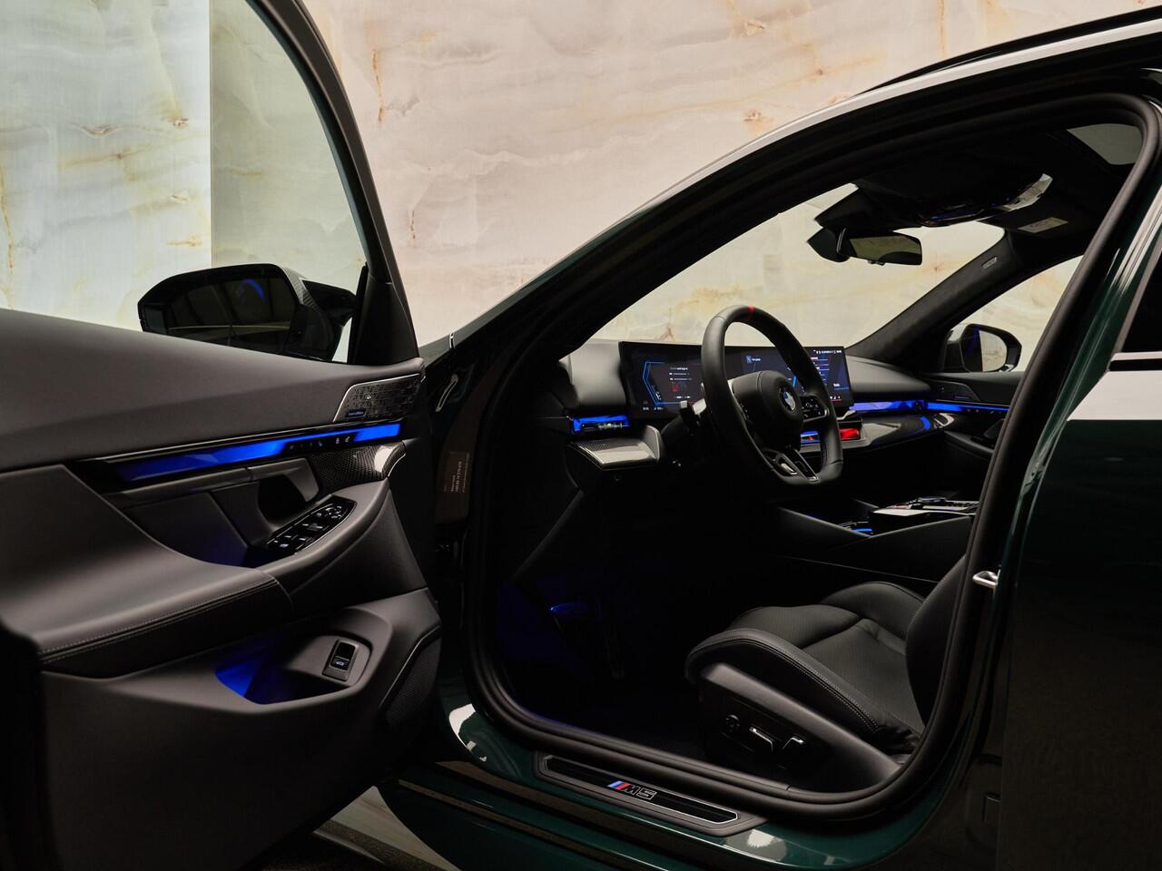 BMW M5 Touring V8 M Hybrid, Sonderlackierung, Ultimate Package, ceramic, pano, B&W, 21", stl.ventilatie, memory, carbon, leder, privacy