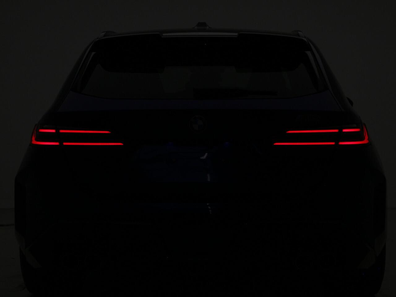 BMW M5 Touring M5 | Personal CoPilot | Bowers & Wilkins Surround Sound | Trekhaak | M Driver's Pack