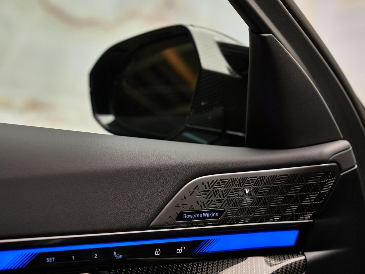 BMW M5 Touring V8 M Hybrid, Sonderlackierung, Ultimate Package, ceramic, pano, B&W, 21", stl.ventilatie, memory, carbon, leder, privacy