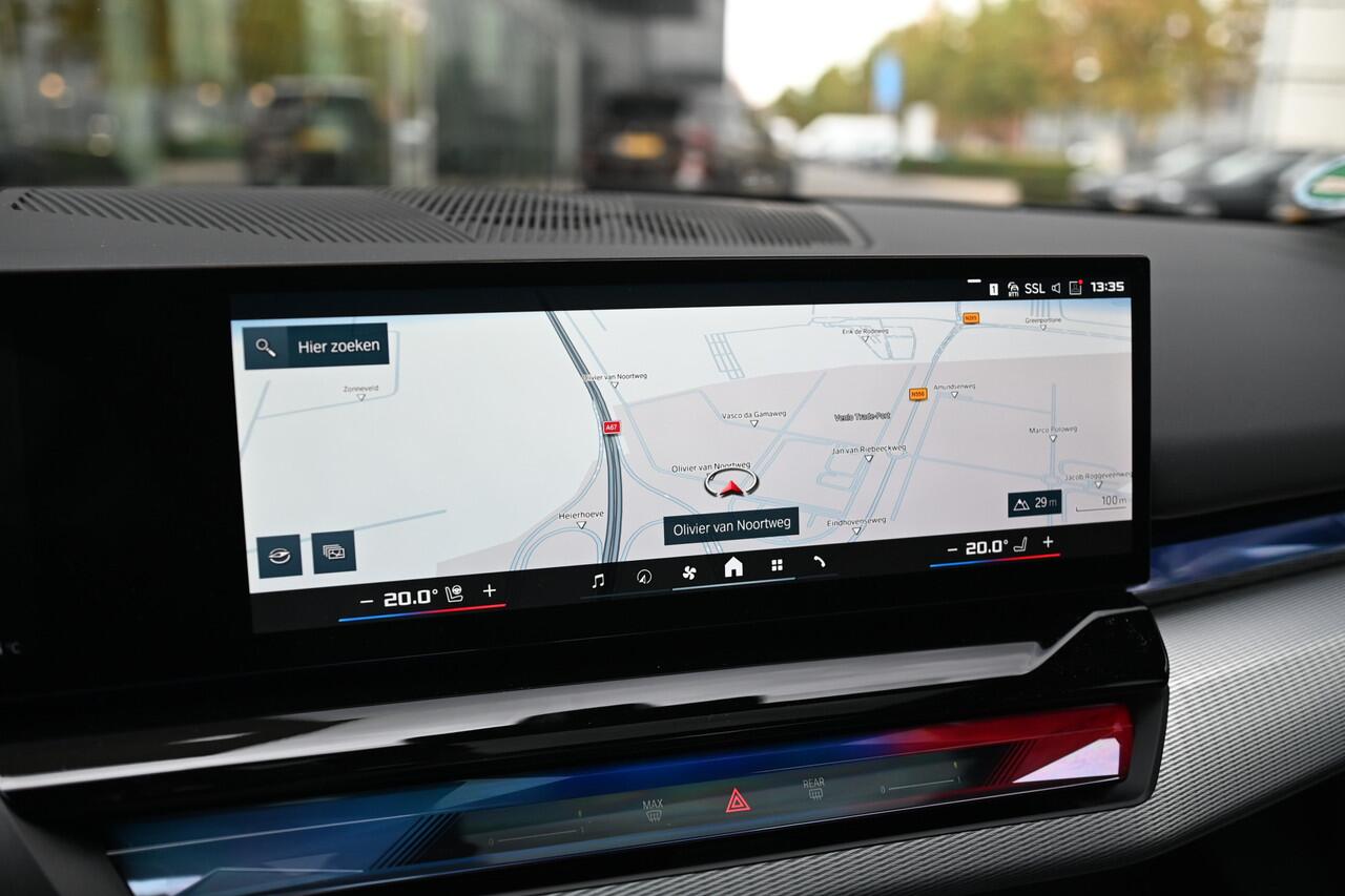 BMW M5 5 Serie Automaat / Panoramadak / Stoelventilatie / Bowers & Wilkins / M Multifunctionele voorstoelen / Adaptieve LED / Parking Assistant Plus / Driving Assistant Professional