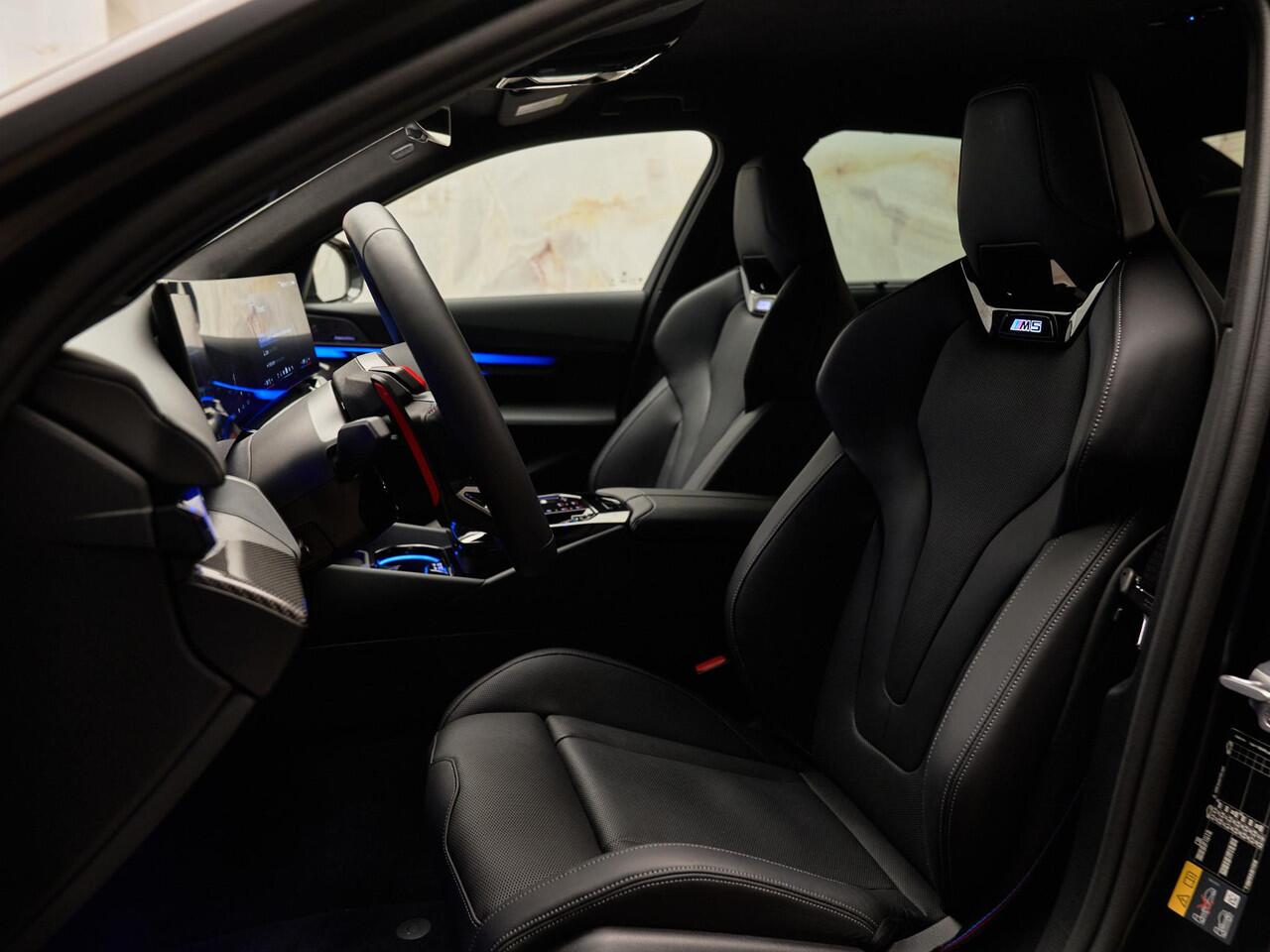 BMW M5 Limousine V8 M Hybrid, Frozen, Ultimate Package, carbon extr., B&W, ceramic, 21'', stl.ventilatie, tr.haak, leder, privacy