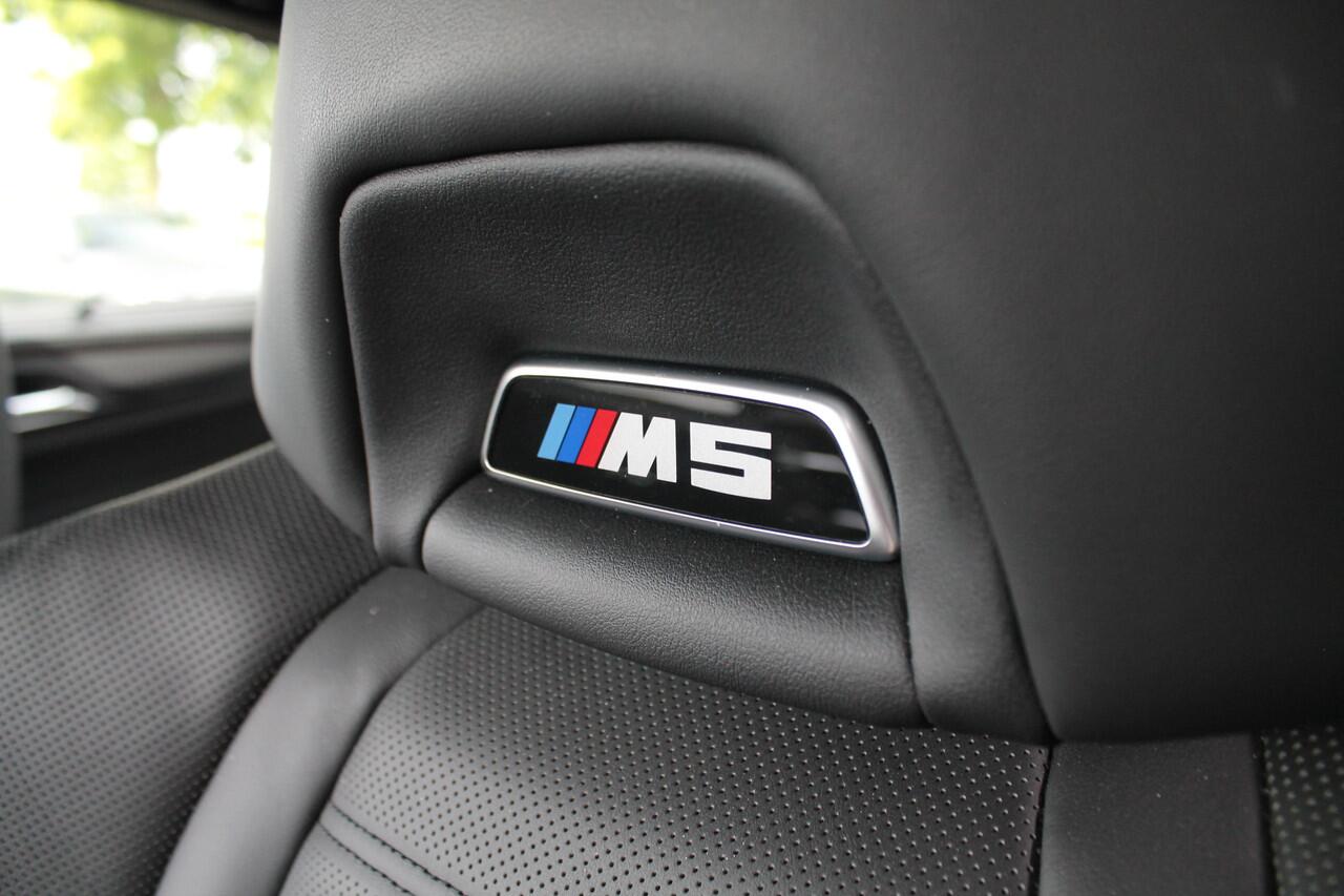 BMW M5 5 Serie Competition Automaat / M Carbon-keramisch remmen / Bowers & Wilkins / M Multifunctionele Stoelen / Soft Close / Parking Assistant Plus / Adaptieve LED