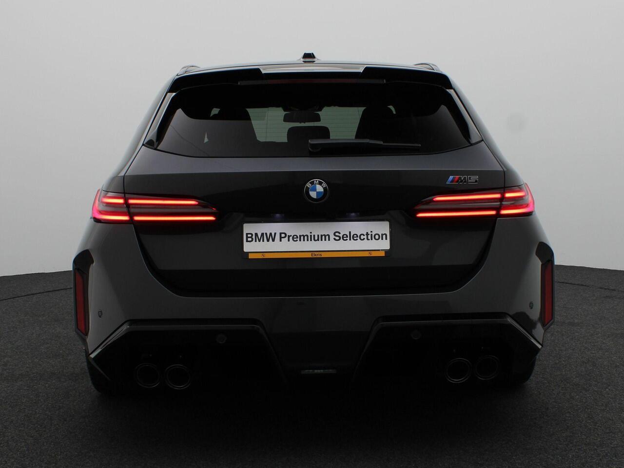 BMW M5 Touring | M Drive Professional | Panoramadak | M Carbon-keramische remmen | Bowers & Wilkins | Driving Assist Prof | Stoelventilatie | 21"