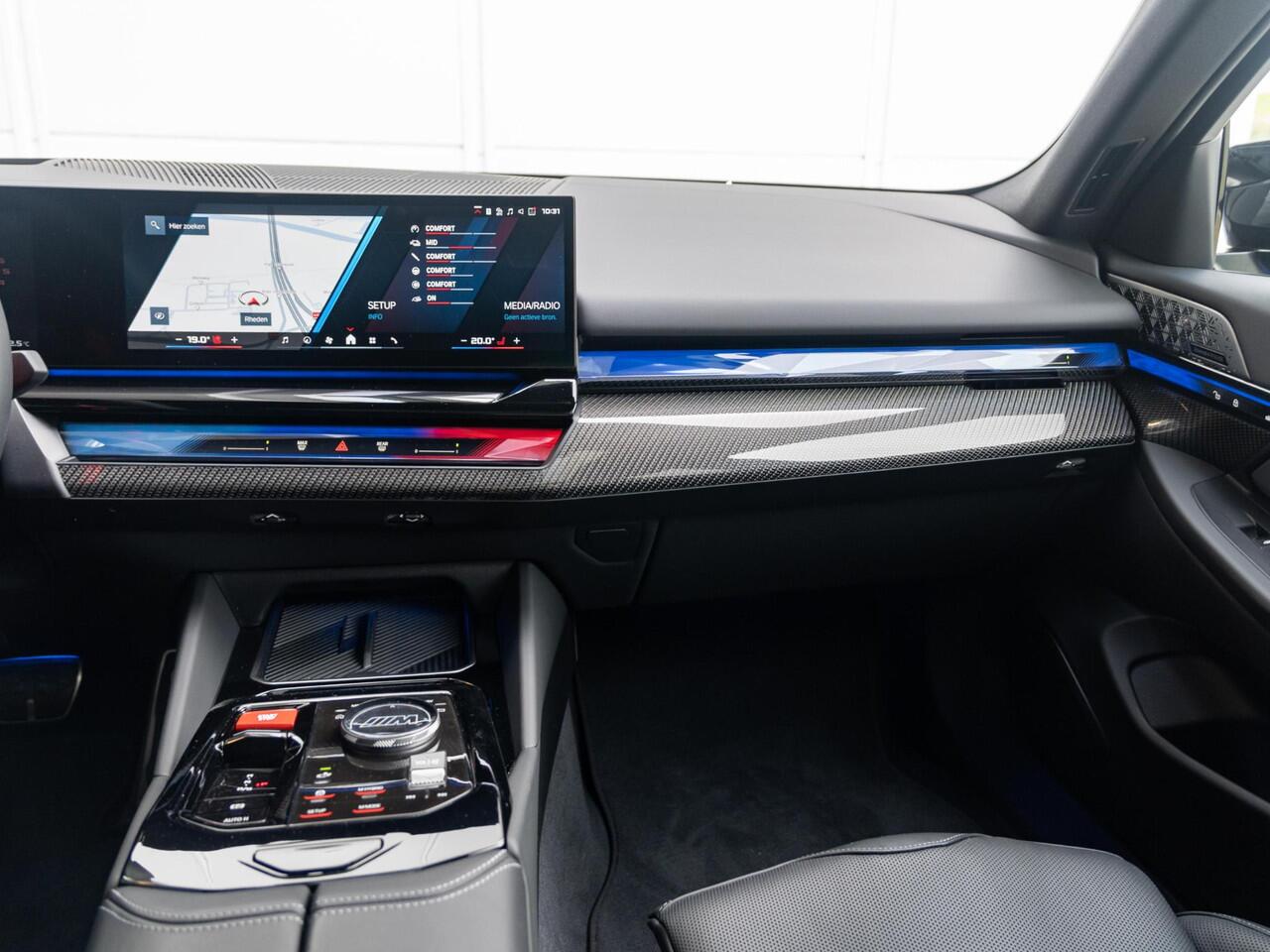 BMW M5 Sedan | M Drive Professional | Bowers & Wilkins | Verwarmd Stuurwiel | Iconic Glow | Comfort Access | Panoramadak