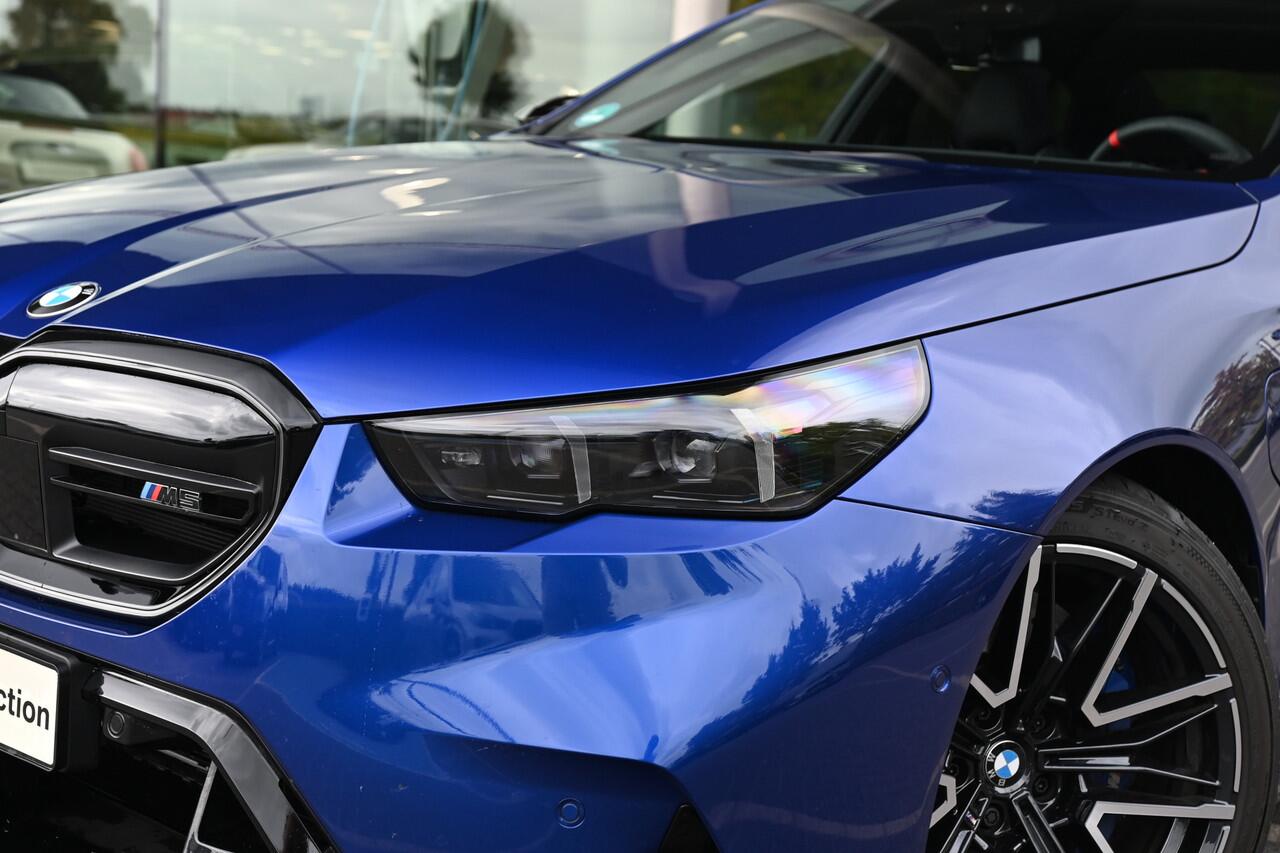 BMW M5 5 Serie Automaat / Panoramadak / Stoelventilatie / Bowers & Wilkins / M Multifunctionele voorstoelen / Adaptieve LED / Parking Assistant Plus / Driving Assistant Professional