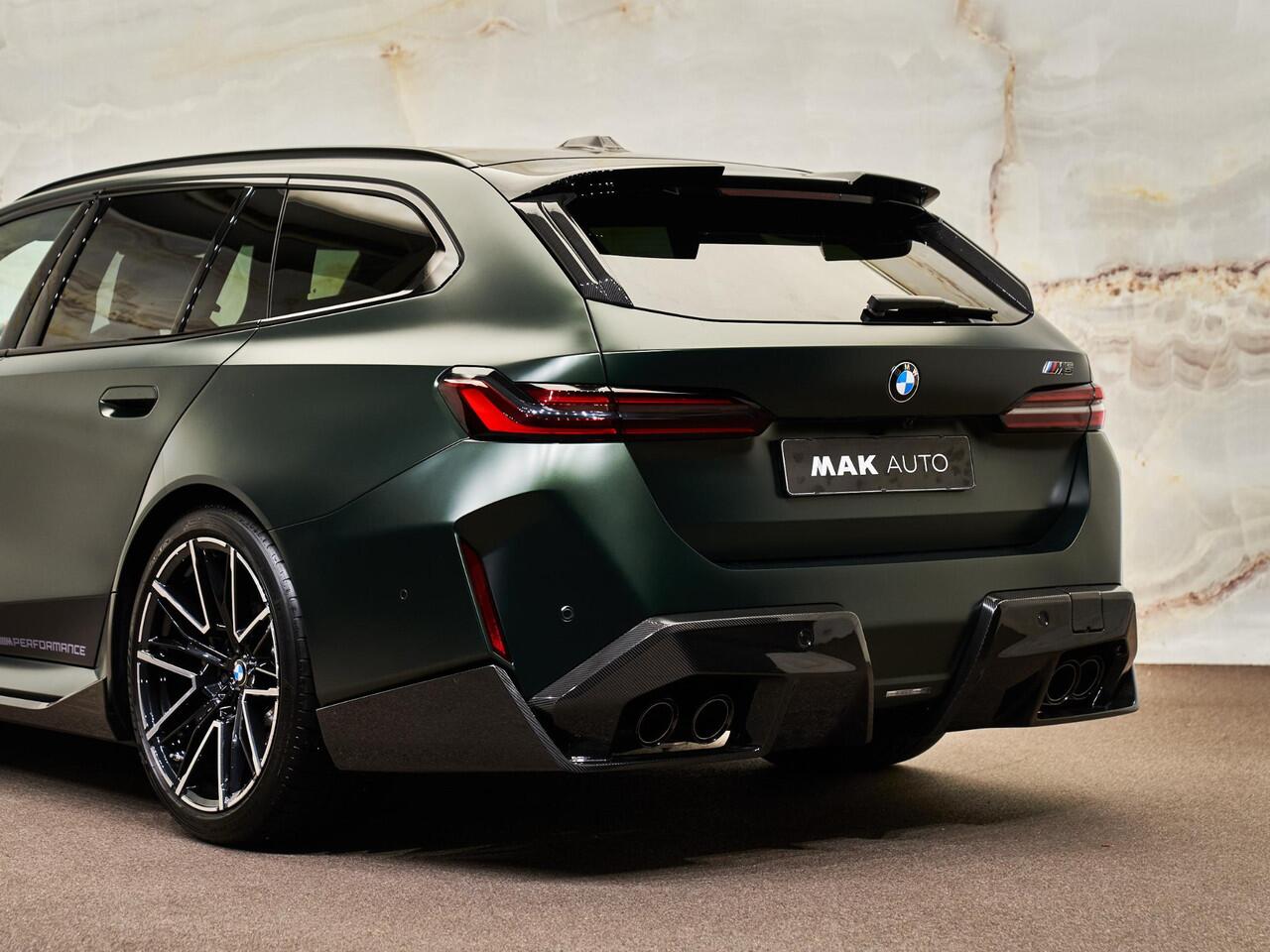 BMW M5 Touring V8 M Hybrid, M Performance, Sonderlackierung, B&W, HUD, 21", memory, stl.ventilatie, keyless, M drivers pack., privacy