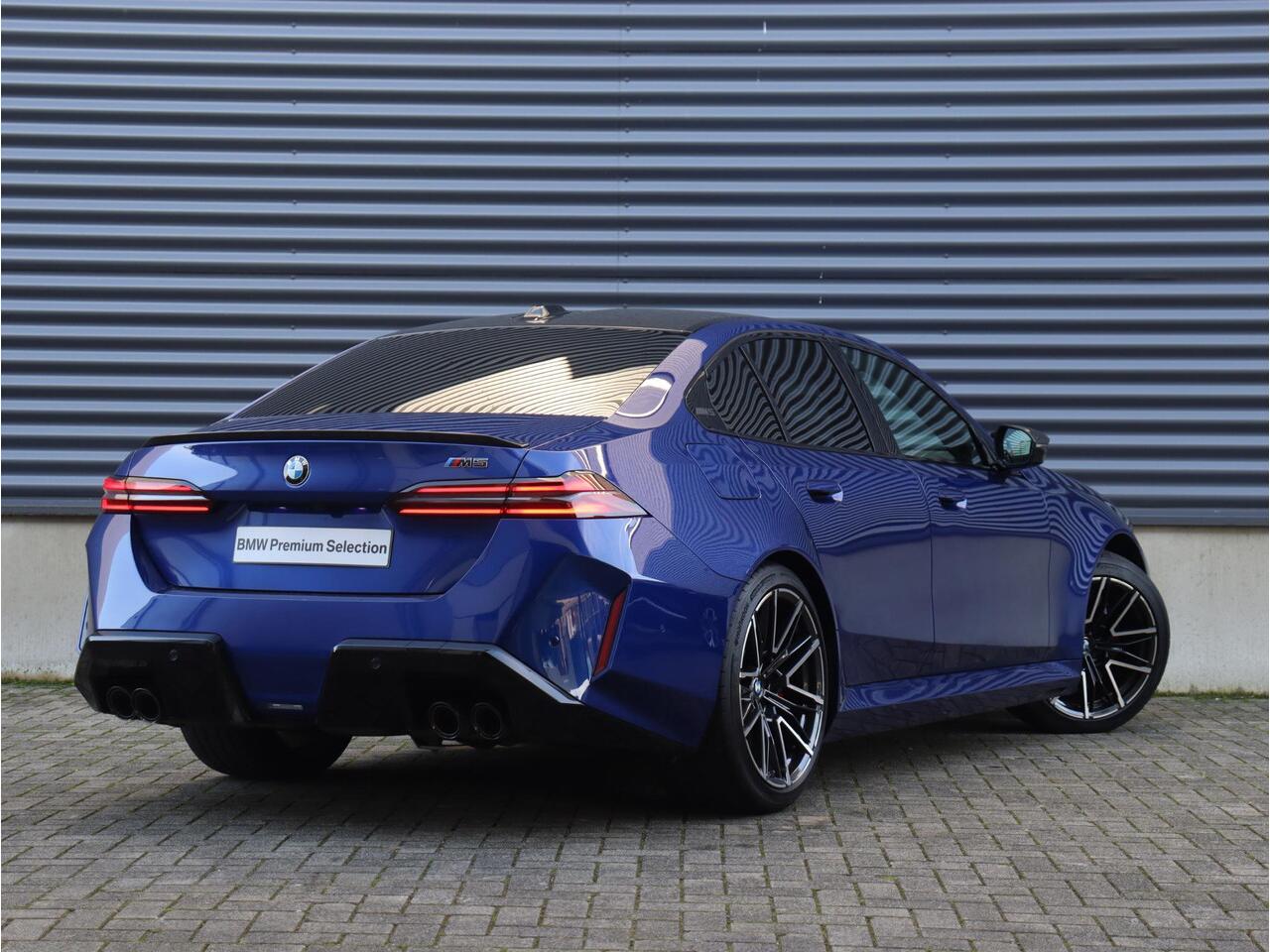 BMW M5 5-serie | High Executive | Driving Assistant Prof. | Carbon Exterieur Pakket | Trekhaak | M Drivers Pack | Parking Assistant Prof. | Bowers & Wilkins | Head-Up | 20/21'' LMV