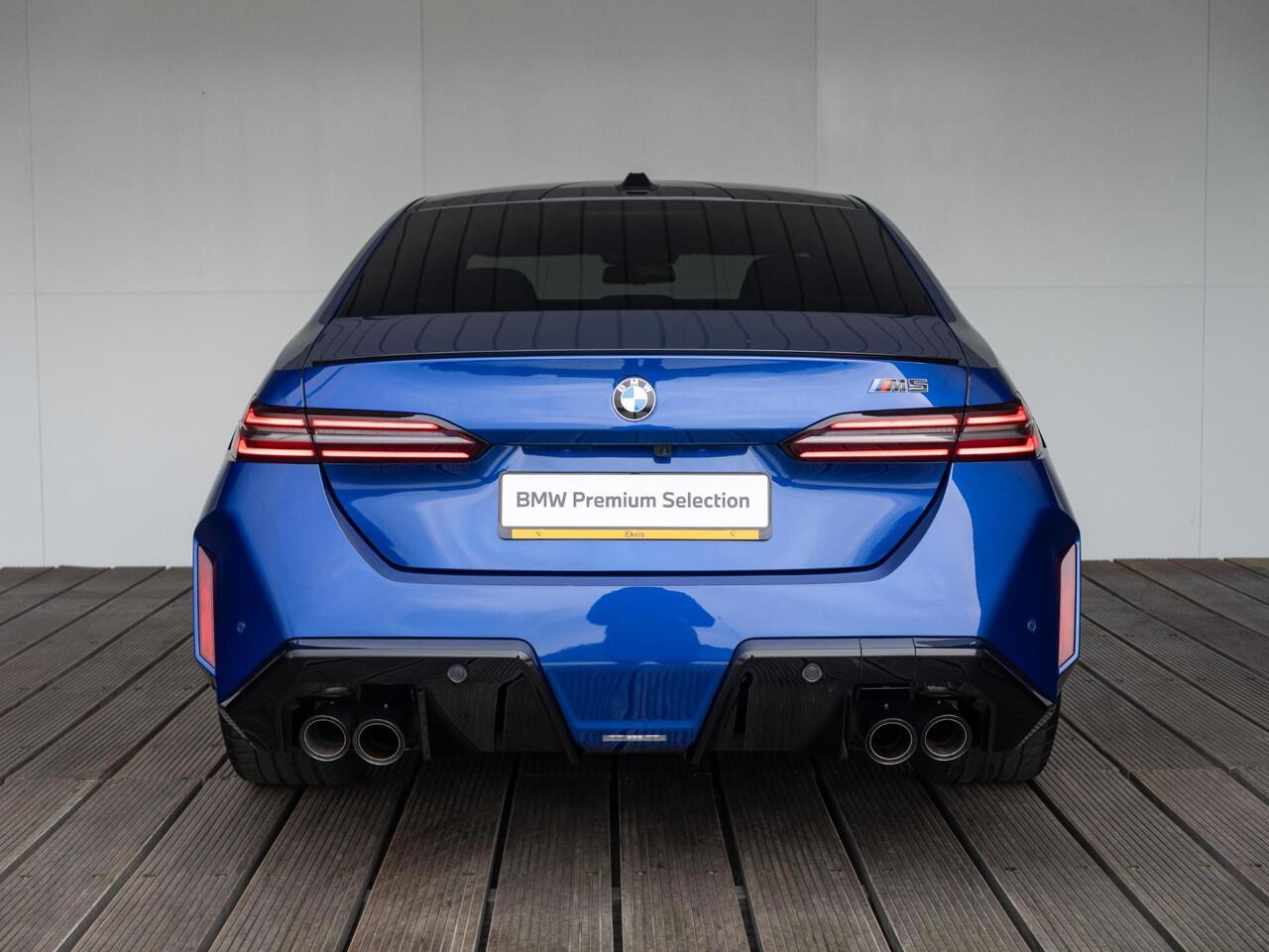 BMW M5 Sedan | M Drive Professional | Bowers & Wilkins | Verwarmd Stuurwiel | Iconic Glow | Comfort Access | Panoramadak