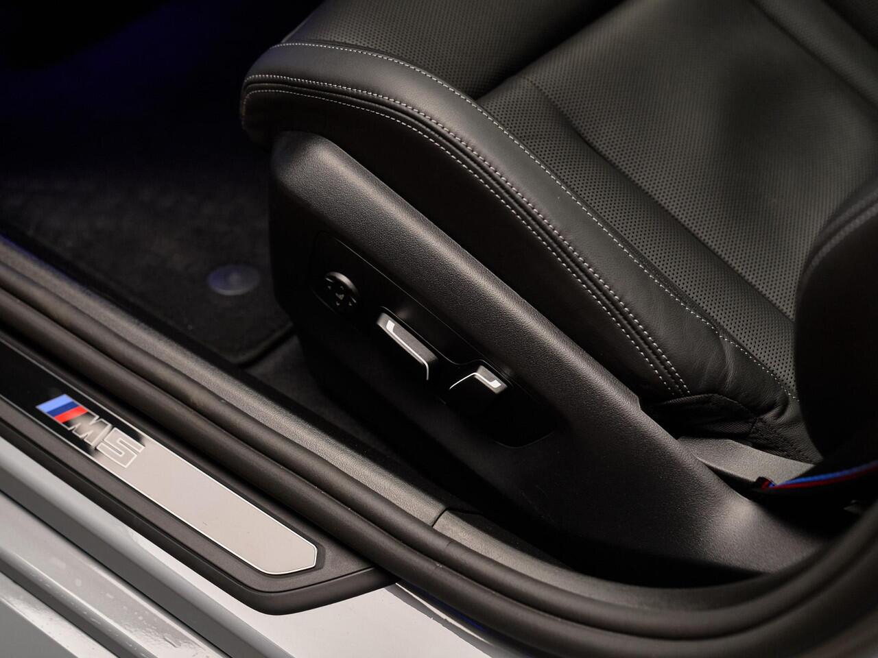 BMW M5 Touring V8 M Hybrid, Ultimate Package, pano, tr.haak, 21", alcantara, ceramic, B&W, stl.ventilatie, memory, adap-LED, carbon, leder, keyless, privacy