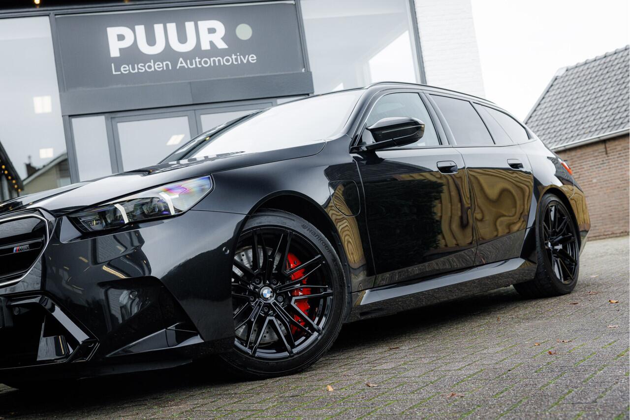 BMW M5 Touring 4.4 V8 xDrive M-Drivers Pack Pano - Bowers& Wilkins - Trekhaak