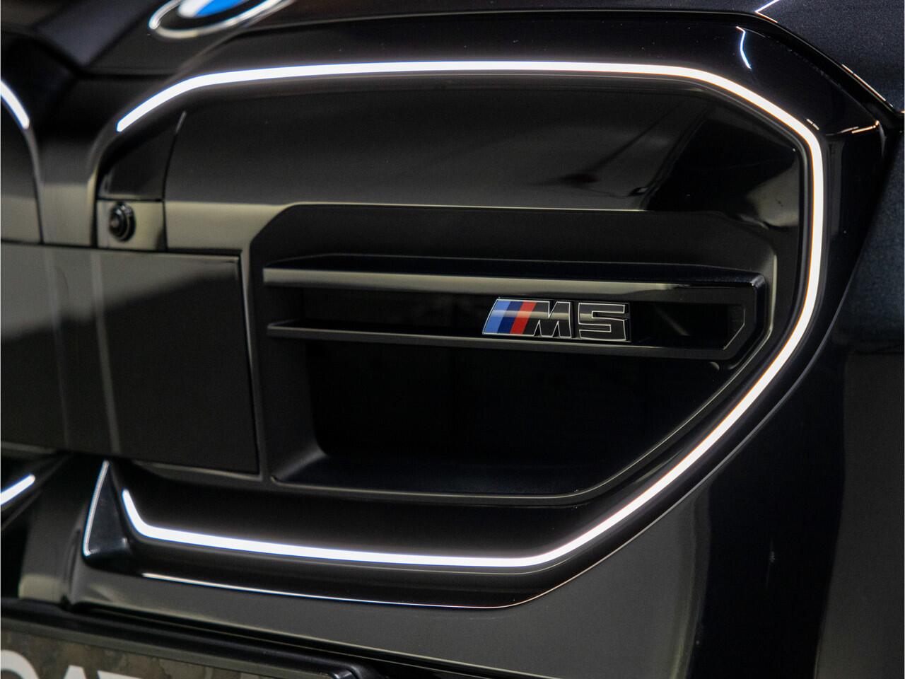 BMW M5 5-serie Touring | Keramisch | Pano | B&W | M Driver's Pack |