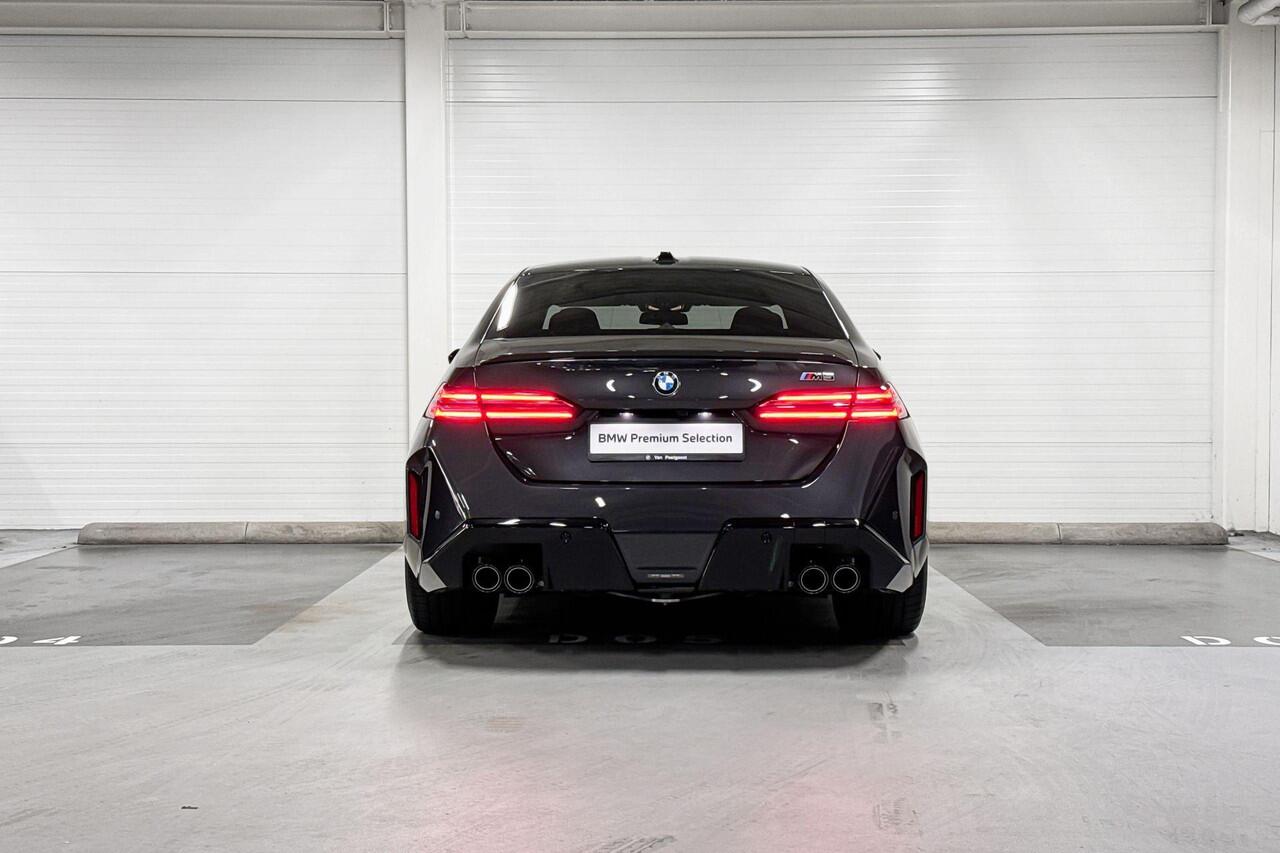 BMW M5 Sedan | M-Drivers Pack | Carbon Pack incl Carbon Dak | Comfort Pack | Bowers&Wilkins | Driving Assistant Professional | M-Carbon Keramische Remmen | Comfort Access | Trekhaak | Selections