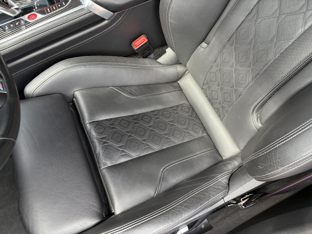 BMW M8 8-serie Gran Coupé Competition, all black.