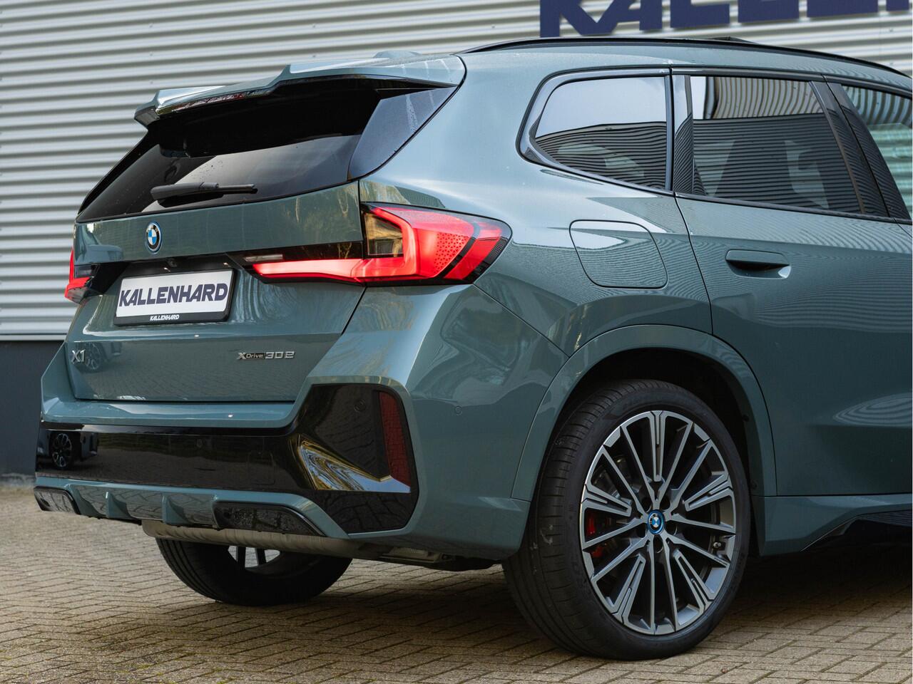 BMW X1 xDrive30e M-Sport Pro - Pano - Trekhaak - Driving Ass Prof - Harman Kardon