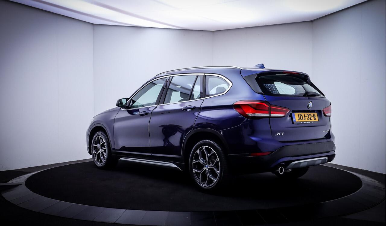 BMW X1 18iA X-LINE Executive Edition PANO | MEMORY | CAMERA | 1/2LEDER
