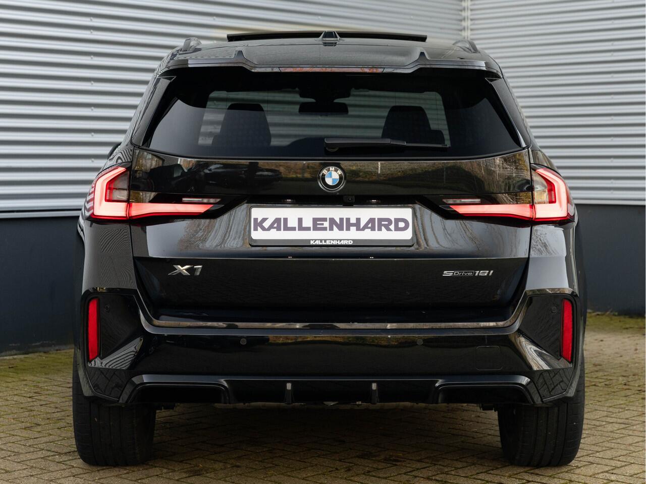 BMW X1 sDrive18i M-Sport Pro - Pano - Driving Ass Plus - Trekhaak - Harman Kardon