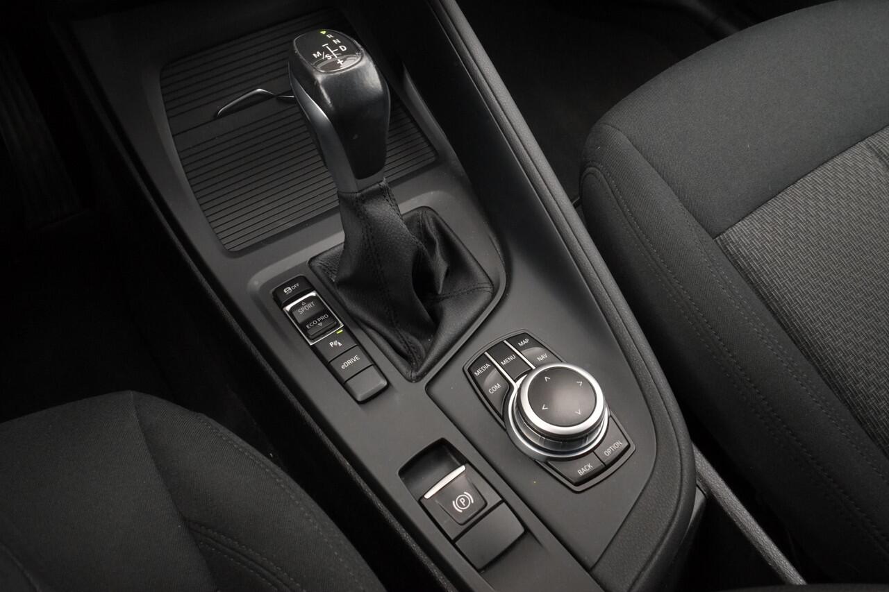 BMW X1 xDrive25e Executive Achteruitrijcamera, Head-up display