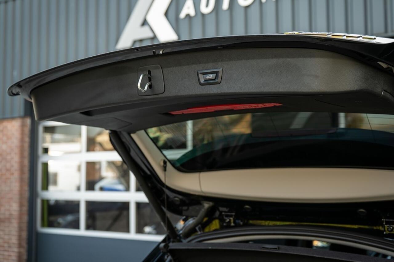 BMW X1 25e xDrive | Sportline | Stoelverwarming | Ambiente verlichting | Cruise control | Head-Up | Adap. led | Trekhaak | 18' inch |