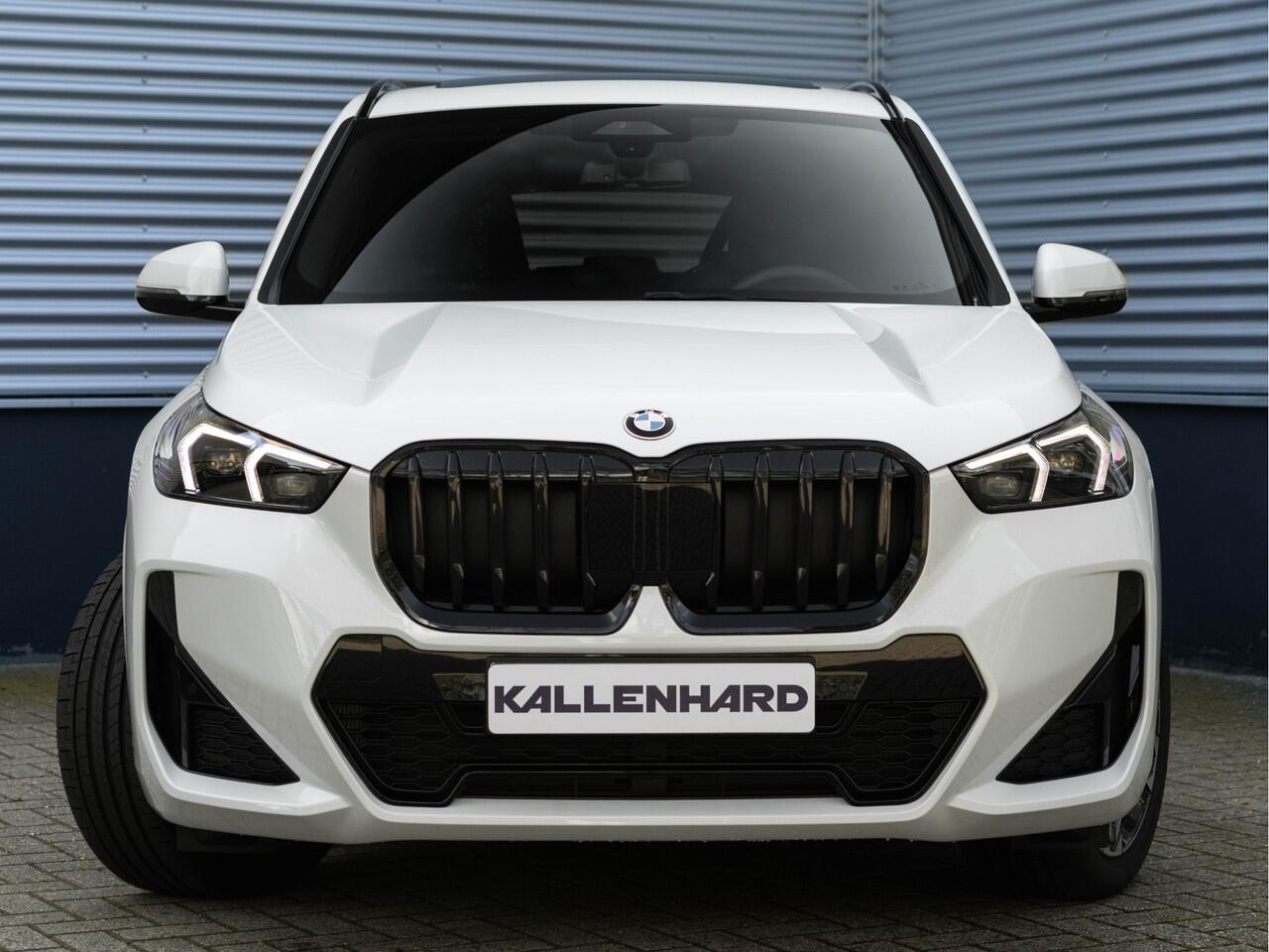 BMW X1 sDrive18i M-Sport Pro - Pano - Trekhaak - Driving Ass Plus - Harman Kardon