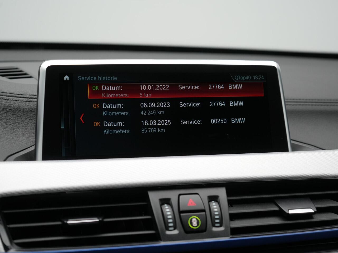 BMW X1 xDrive25e M Sport Plug In Hybrid 222pk Dealer O.H PHEV | Trekhaak Afneembaar | Cruise Control | Lederen Sportstoelen Verwarmd | Bluetooth | Sfeerverlichting | Sportstuur Leder | Navigatie | DAB | 18" LM |