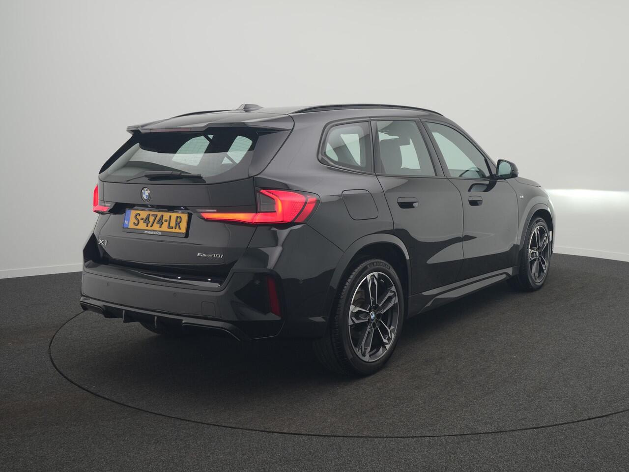 BMW X1 sDrive18i M-Sport - RIJKLAARPRIJS - Automaat - Rondomzichtcamera - Head-Up Display - Elektrisch Glazen dak - Apple Carplay - Android Auto - Harman Kardon Audio