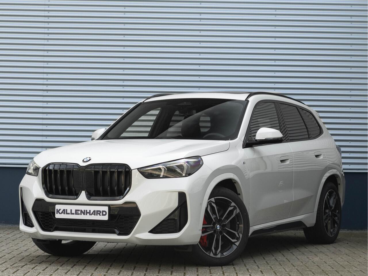 BMW X1 sDrive18i M-Sport Pro - Pano - Trekhaak - Driving Ass Plus - Harman Kardon