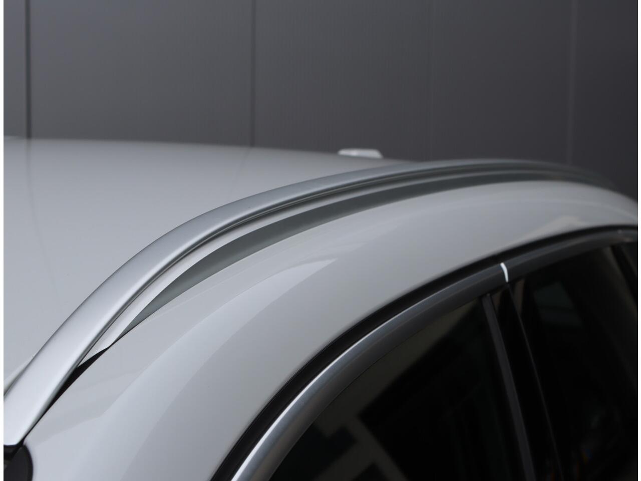 BMW X1 sDrive18i | Leder | Trekhaak | Parkeercamera | Keyless | Org. NL