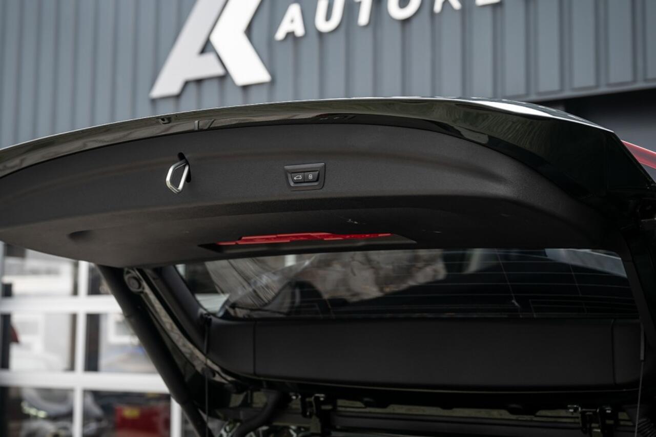 BMW X1 25e xDrive | Head-Up | 360° | Trekhaak | Keyless | Memory | Leder | Sanremo Grün |