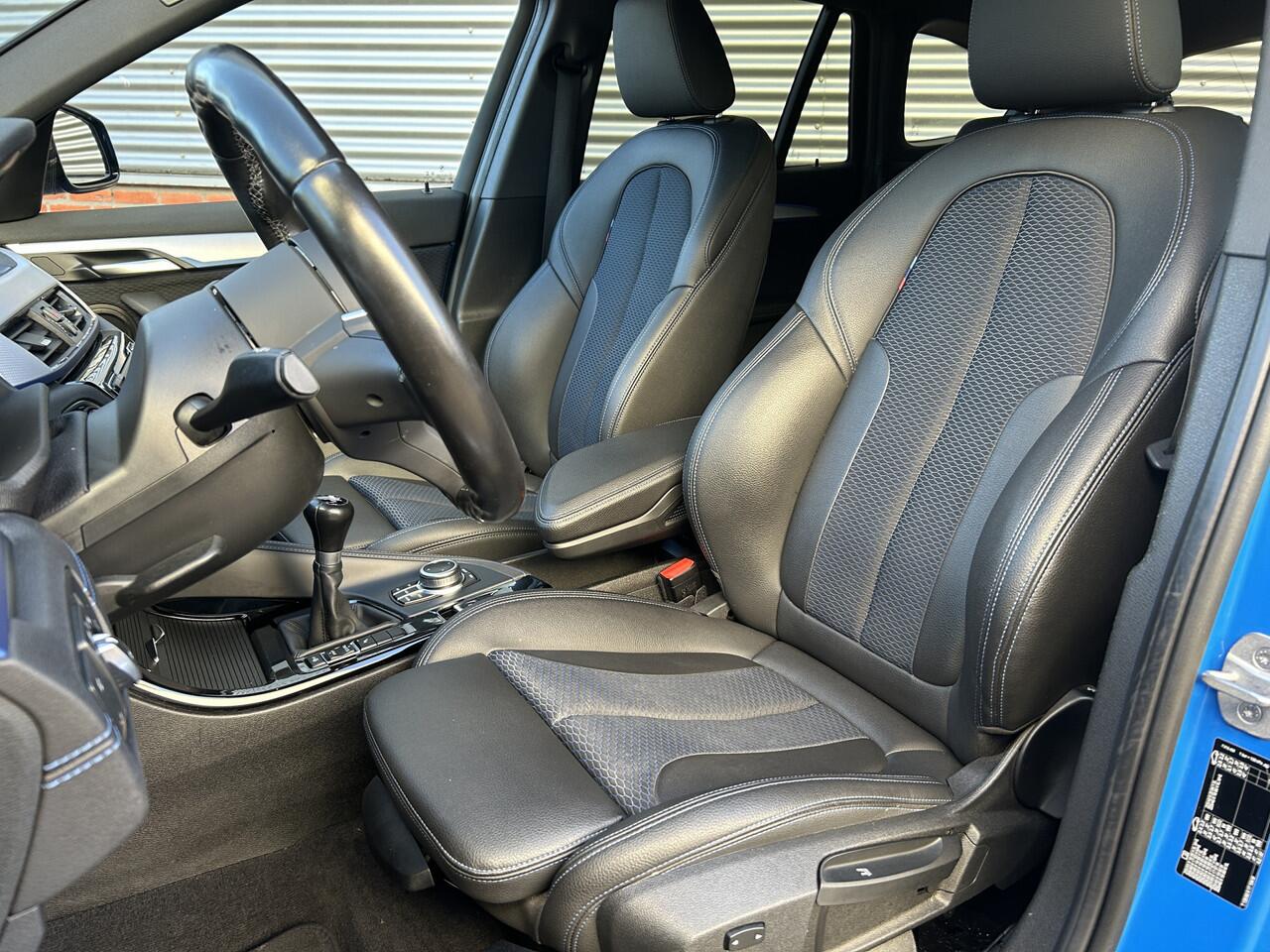 BMW X1 sDrive18i High Executive Edition | M Sport | Getint Glas | Navigatiesysteem Full Map |