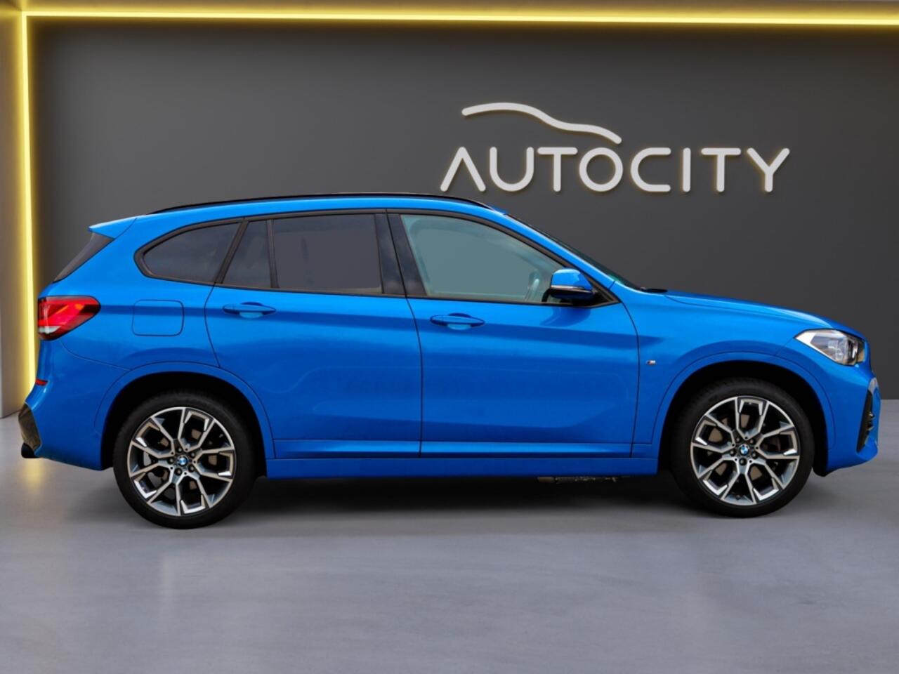 BMW X1 sDrive 20i M Sport Pano l Memory l Trekhaak l VOL OPTIES