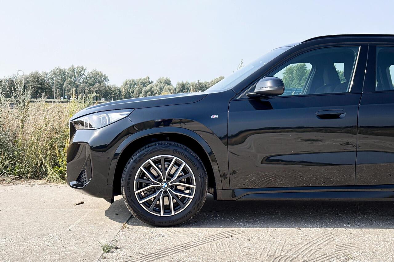 BMW X1 sDrive20i | M Sport | Harman Kardon | Stoelverwarming | Achteruitrijcamera | Trekhaak |