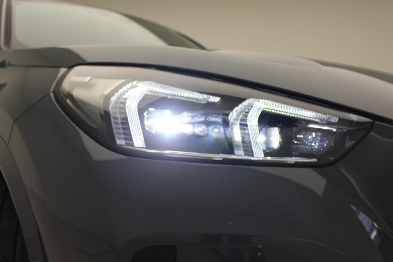 BMW X1 xDrive30e M-Sport | Trekhaak | Harman Kardon | CoPilot | Head-Up Display | Actief stoelen |