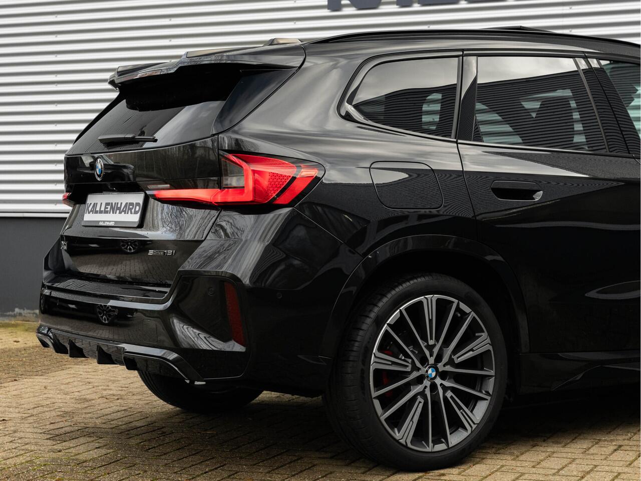BMW X1 sDrive18i M-Sport Pro - Pano - Memoryzetel - Trekhaak - ACC - Head-Up - Harman Kardon