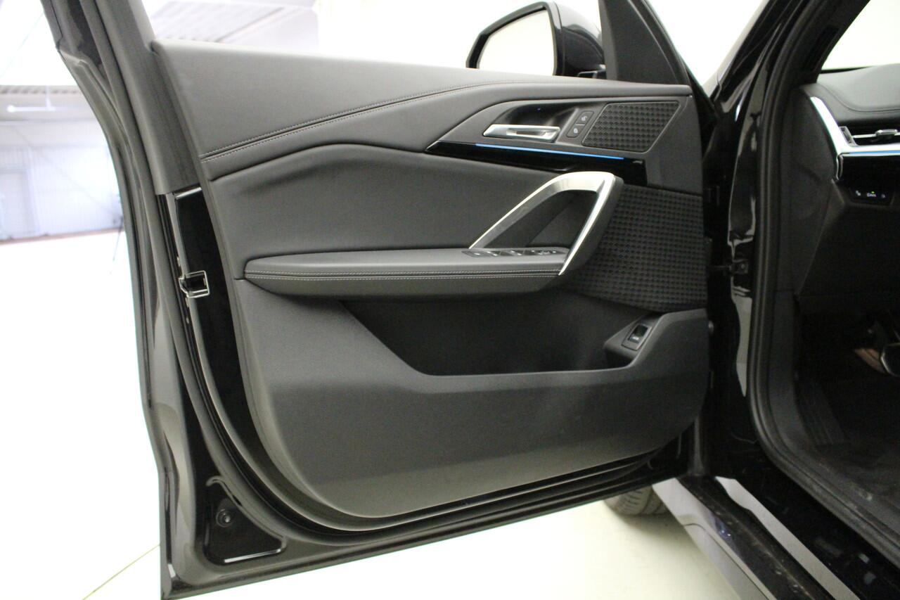 BMW X1 sDrive18i M-Sport | Panorama | Camera | Voorbereiding Driving Assistant Plus |