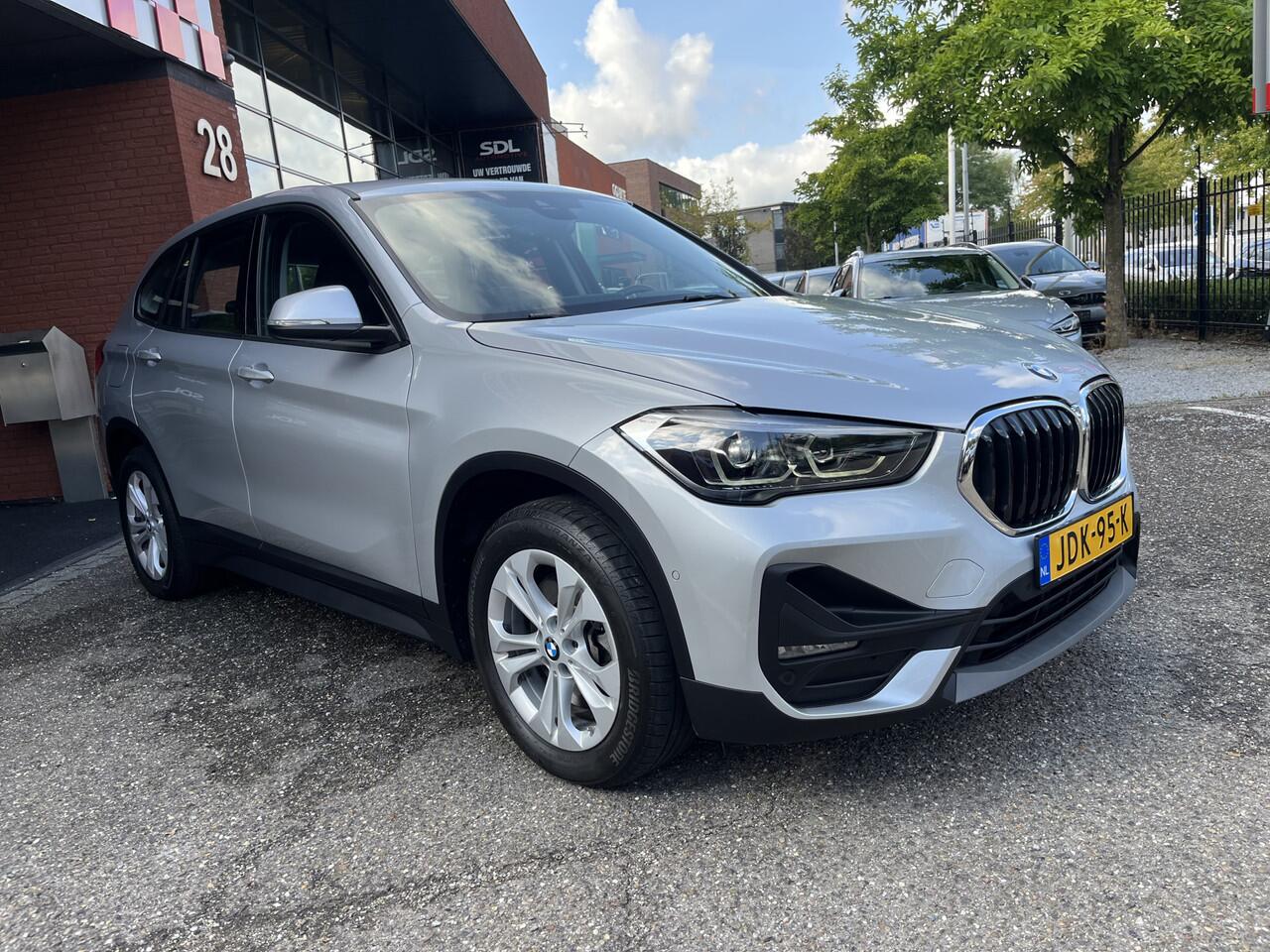 BMW X1 xDrive25e Executive // GROOT NAVI // CAMERA // CRUISE // CLIMA // STOEL VERWARMING // ELEK. KLEP //