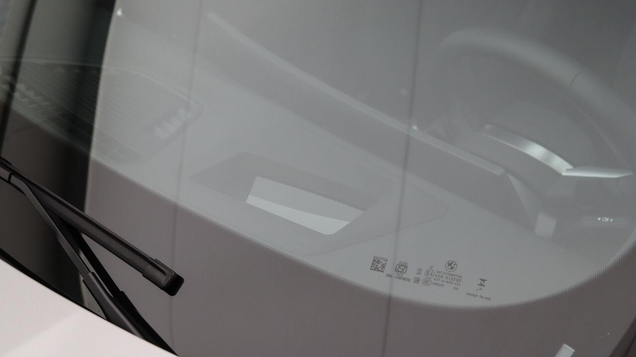 BMW X1 xDrive30e M-Sport Pro | Massage | Harman/Kardon | Panoramadak | Head-up | Trekhaak