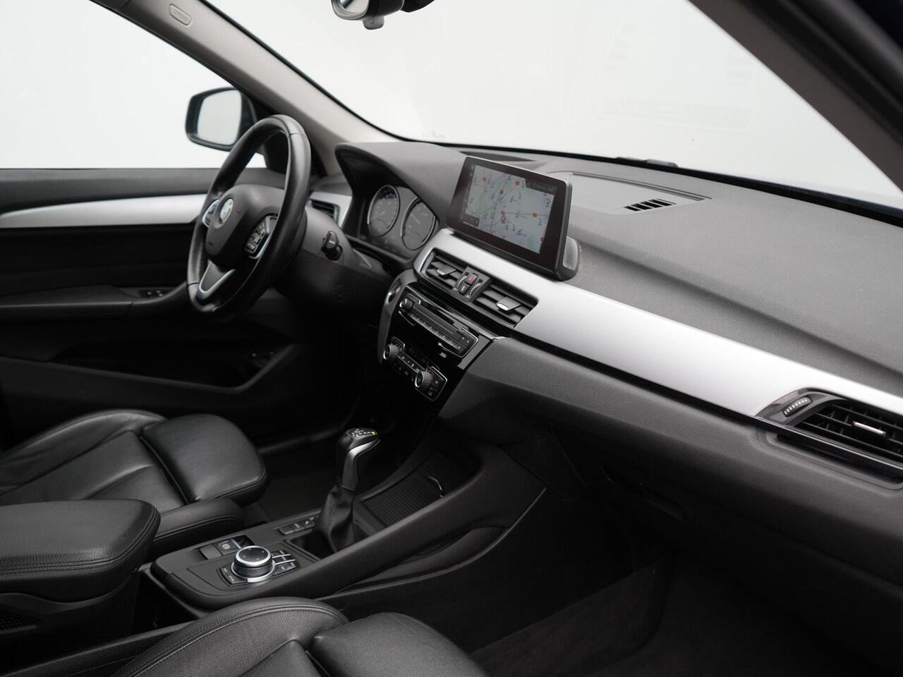 BMW X1 xDrive25e Sportline Plug In Hybrid 221pk Dealer O.H PHEV | Head Up | Camera | Lederen Sportstoelen Verwarmd | Navigatie | Keyless | DAB | Cruise Control |