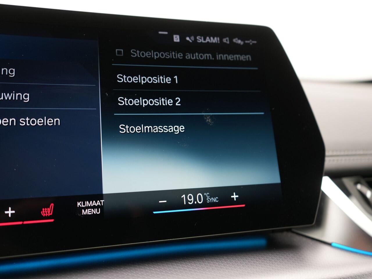 BMW X1 xDrive30e M-Sport Plug In Hybrid 326pk Dealer O.H PHEV | Adaptive Cruise | 360 Camera | Head Up | Adaptive Onderstel | Lederen Sportstoelen Massage & Memory | Harman Kardon | Widescreen Navi | Keyless | Sfeerverlichting |