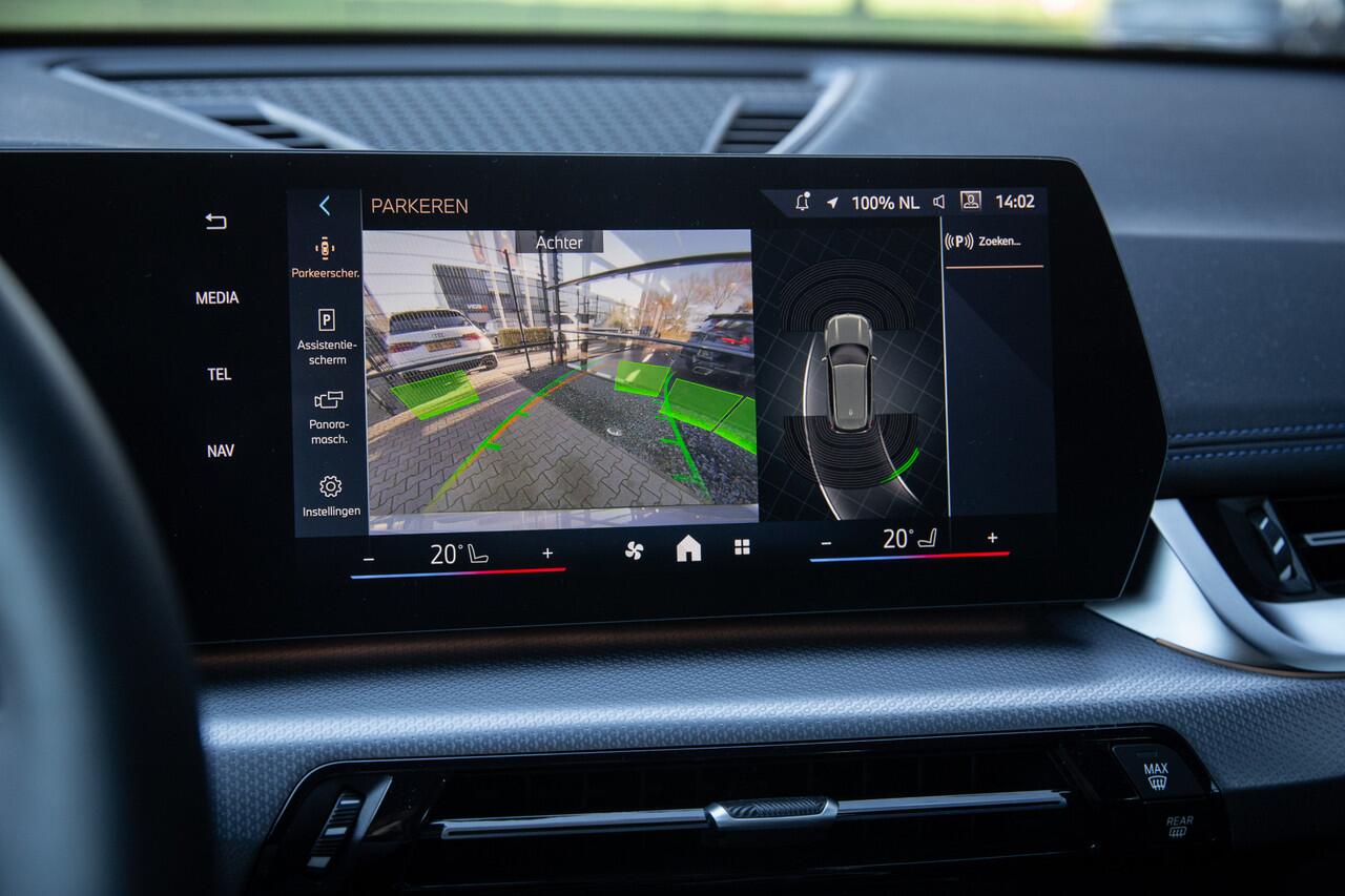 BMW X1 sDrive18i M-sport , Draadloze lader, Keyless entry, Achteruitrijcamera,