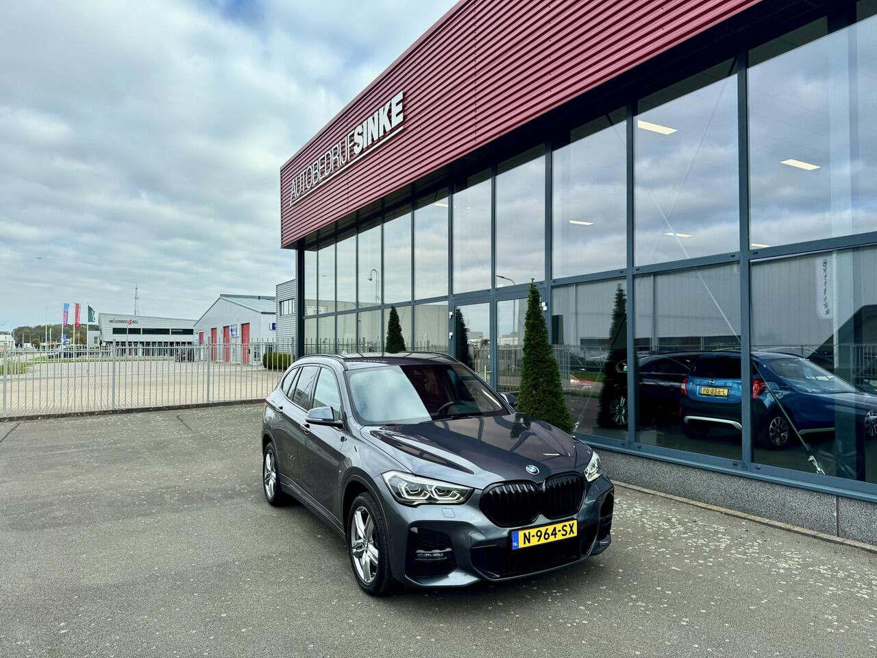 BMW X1 sDrive18i High Executive NAVI ECC CRUISE LEDER