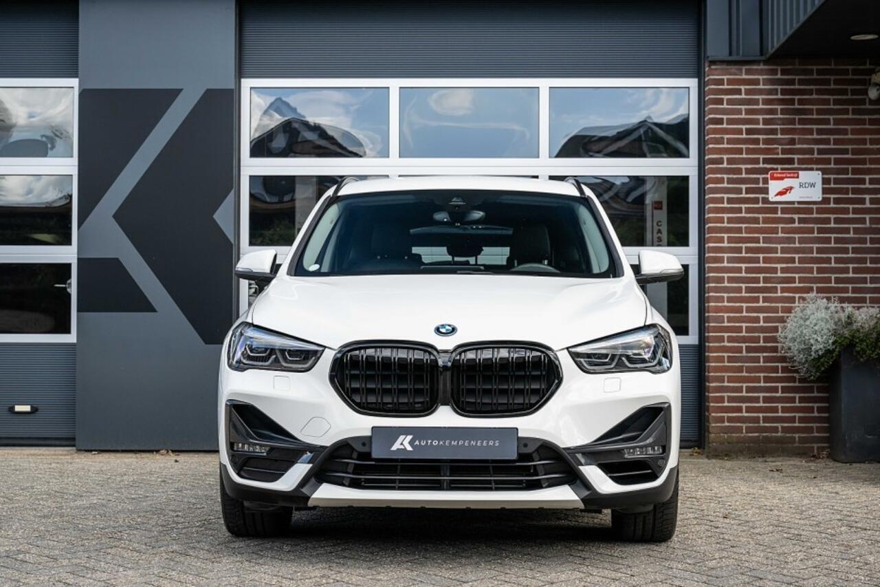 BMW X1 25e xDrive | Sportline | Head-up | Hifi | Trekhaak | Camera | M-Sport stuurwiel | | 18' inch |