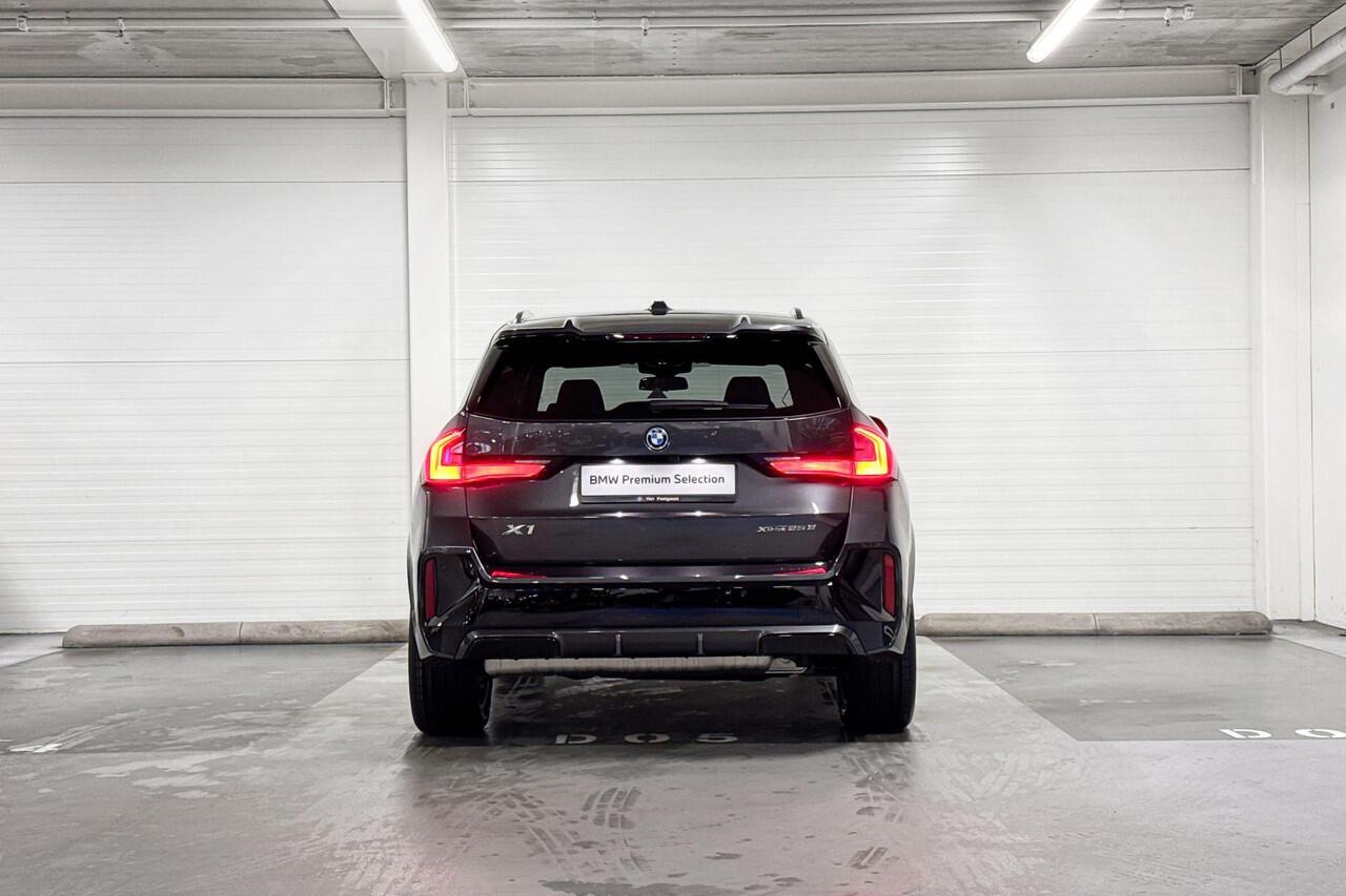 BMW X1 xDrive25e | M-Sport Pro | Innovation Pack | Comfort Pack | Driving Assistant Plus | Stoel Massage | Harman/Kardon | Comfort Access | Special Request Gun Metal II