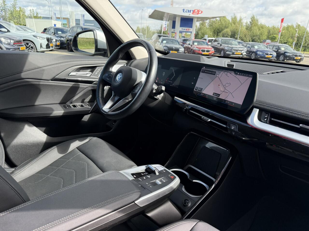 BMW X1 xDrive25e xLine Trekhaak Harman-Kardon Lederen interieur Elek. Stoelverstelling Head-Up Display 19 Inch 360 Gr Camera Keyless Entry