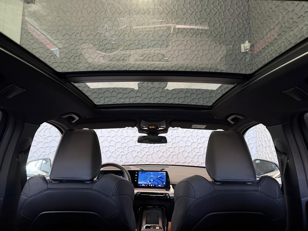 BMW X1 XDRIVE 25E PLUG IN HYBIRD M-SPORT LED PANORAMA .SCHUIFDAK ELEK.KLEP NAVI STOELVERW M-SHADOW LINE ELEK.STOEL ZWARTE.HEMEL 12/2024 PHEV PLUG IN HYBRID AWD 4X4 4WD ? Top Auto's. Al 30 Jaar uw Bmw Specialist in , BMW M / M Sport / PHEV / HEV / Hybrid / Mhev 