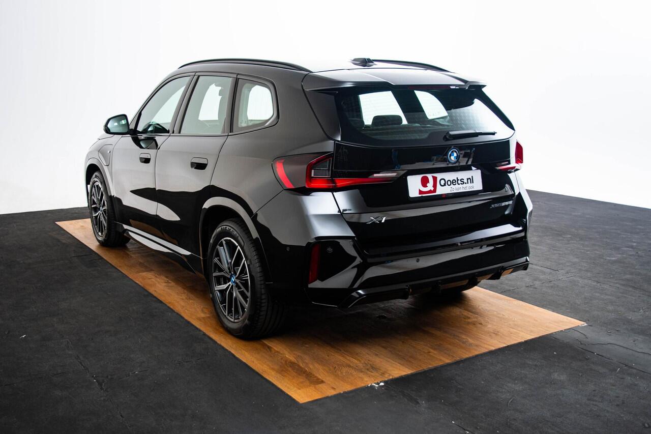 BMW X1 xDrive25e M Sport - Elektrisch verwarmde voorstoelen - Sportstoelen - Comfort Access Driving Assistant Plus - Grootlichtassistent - Adaptief M Onderstel - Automatisch dimmende binnenspiegel -