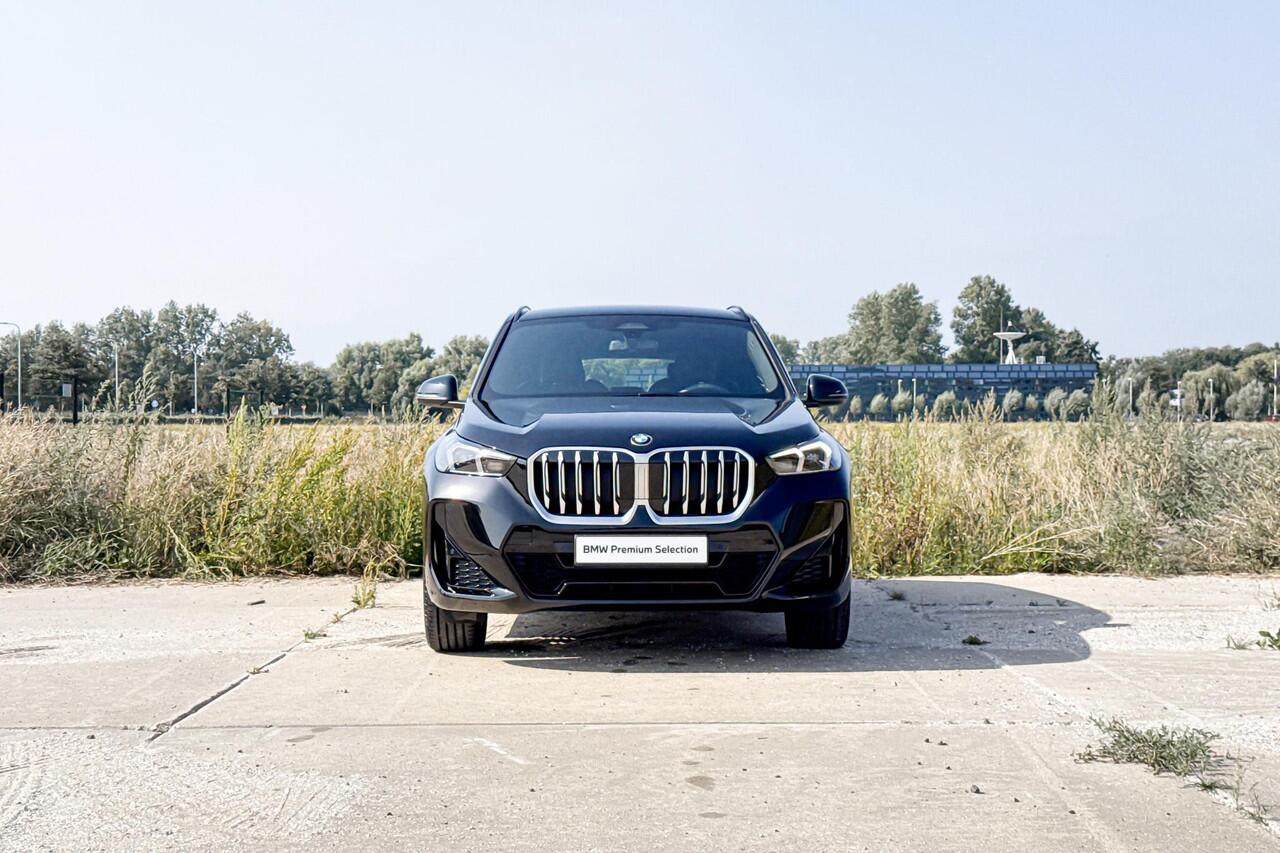 BMW X1 sDrive20i | M Sport | Harman Kardon | Stoelverwarming | Achteruitrijcamera | Trekhaak |