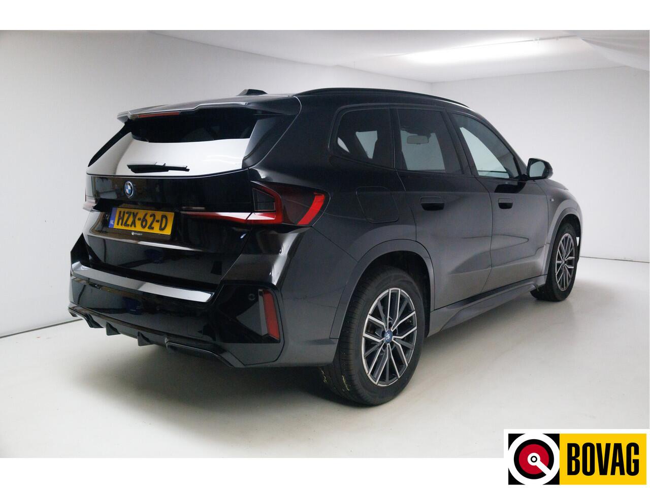 BMW X1 xDrive25e M-sport 245 PK | Stoelverwarming + massage | Stuurverwarming | Navigatie Keyless, Winterset, Elektrische achterklep, Privacy glas, App-connect, Cruise, Led