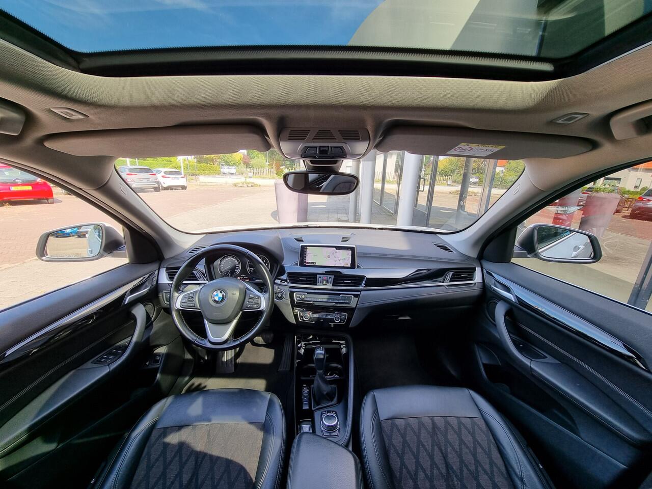 BMW X1 xDrive25e X Line | Panorama | Leder | Widescreen | Zeer nette staat! | Incl. BTW